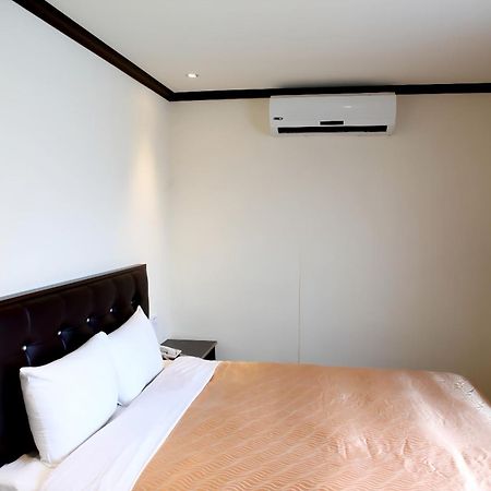 Holiday Business Hotel Taitung ภายนอก รูปภาพ