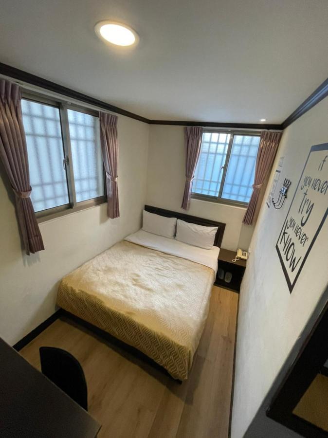 Holiday Business Hotel Taitung ภายนอก รูปภาพ