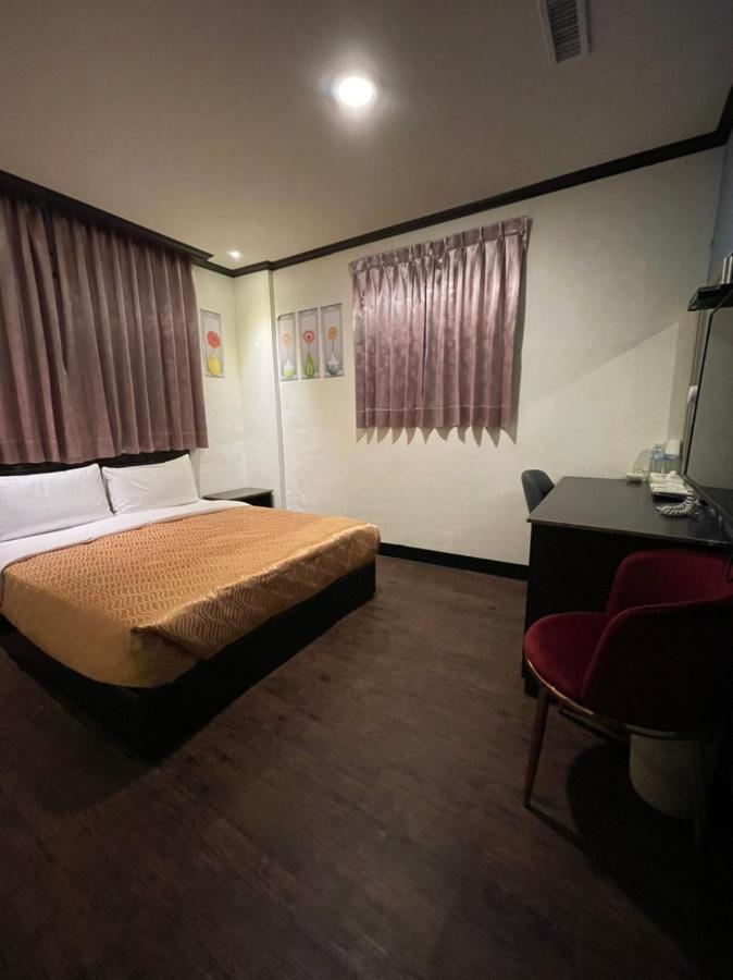 Holiday Business Hotel Taitung ภายนอก รูปภาพ