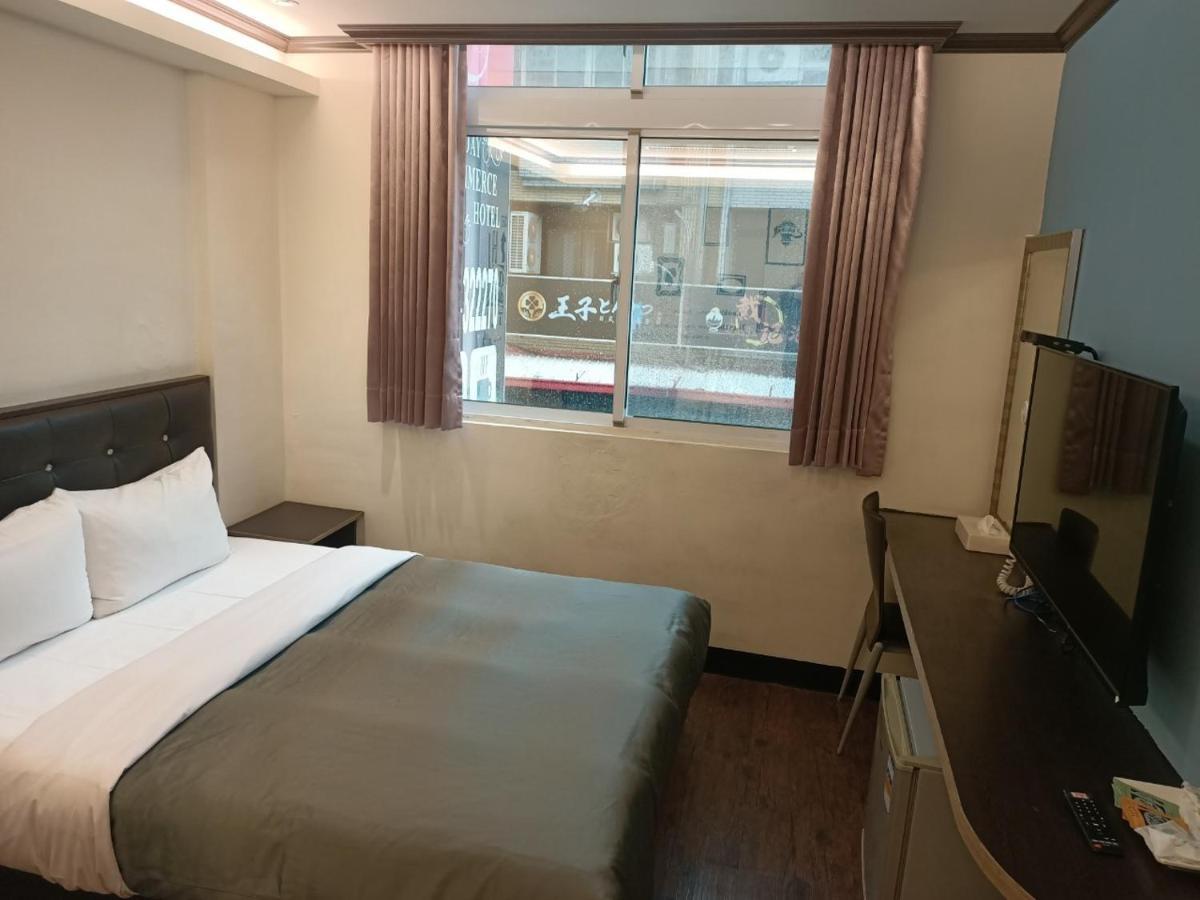 Holiday Business Hotel Taitung ภายนอก รูปภาพ
